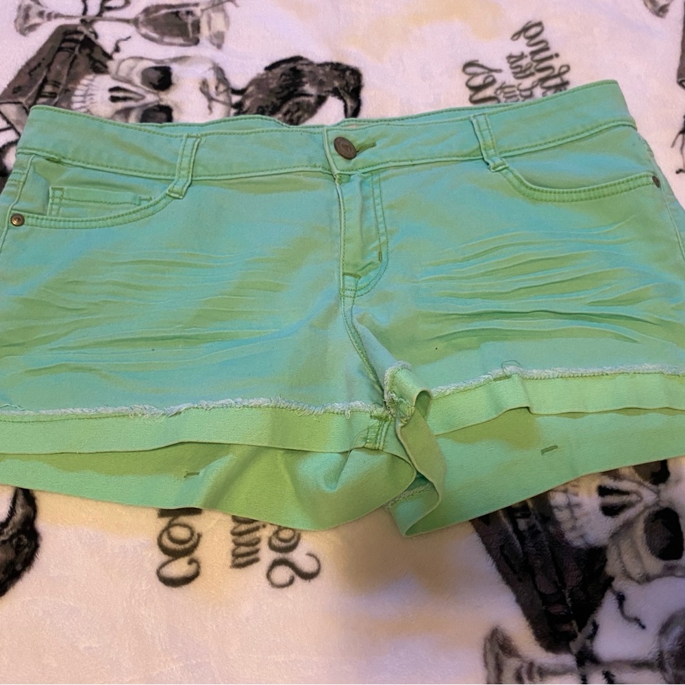 LEI-vintage neon green low rise shorts- 15